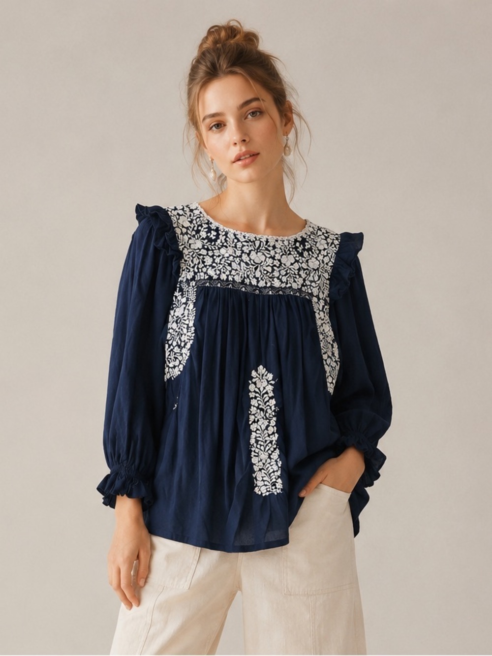 Mi Golondrina Fernanda Lago Nieve embroidered blouse in navy and white cotton. M
